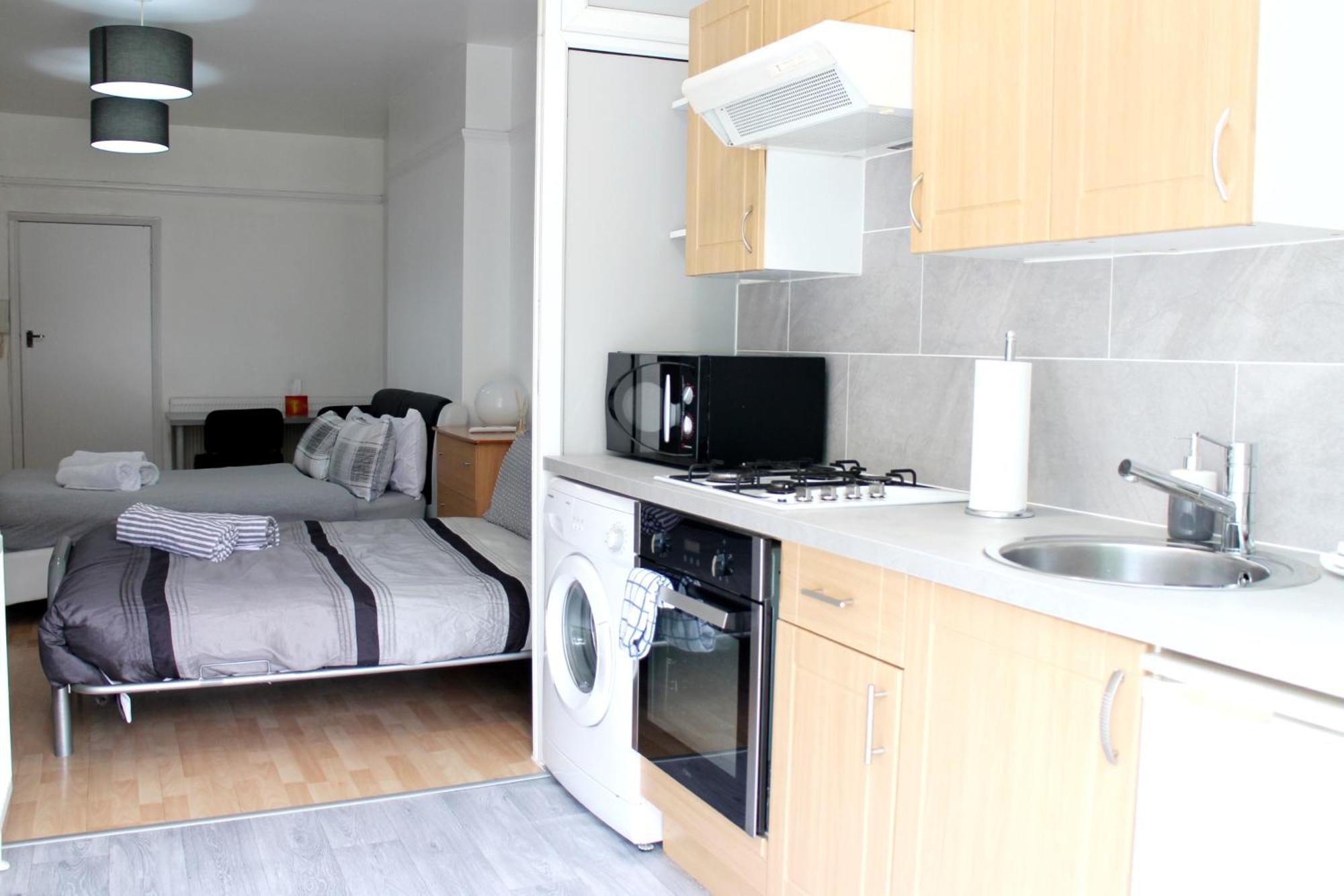 Large Studio Garden Flat On Golders Green Road Лондон Екстер'єр фото